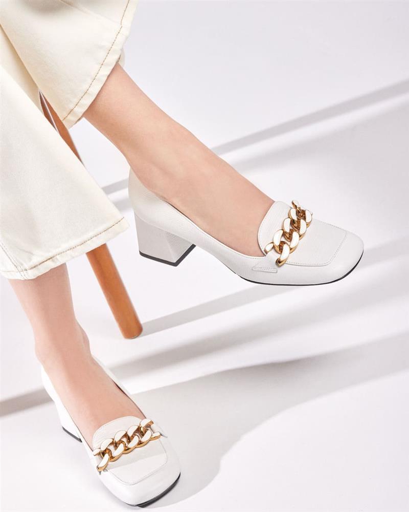 Pantofi albi dama